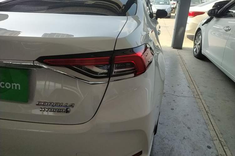 Used Toyota Corolla 2023 1.8L Smart Electric Hybrid Dual-Motor Elite Edition Right Rear Taillight