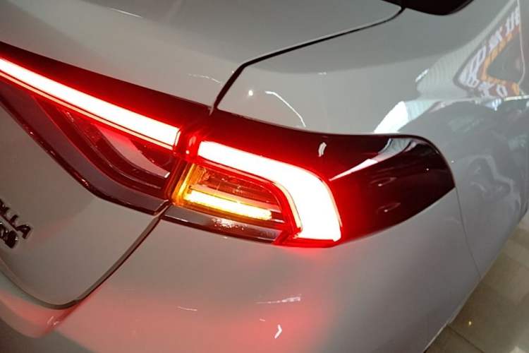 Used Toyota Corolla 2023 1.8L Smart Electric Hybrid Dual-Motor Elite Edition Right Rear Taillight