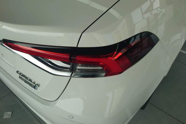 Used Toyota Corolla 2023 1.8L Smart Electric Hybrid Dual-Motor Pioneer Edition Right Rear Taillight