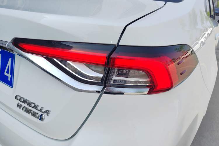 Used Toyota Corolla 2023 1.8L Smart Electric Hybrid Dual-Motor Pioneer Edition Right Rear Taillight