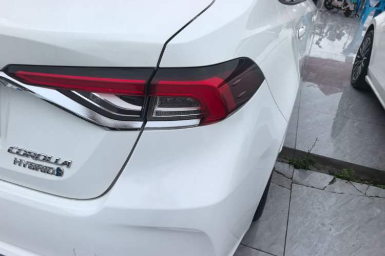 Used Toyota Corolla 2023 1.8L Smart Electric Hybrid Dual-Motor Elite Edition Right Rear Taillight