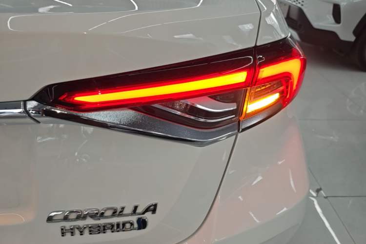 Used Toyota Corolla 2023 1.8L Smart Electric Hybrid Dual-Motor Pioneer Edition Right Rear Taillight