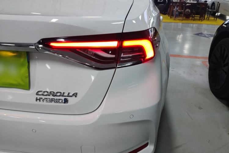 Used Toyota Corolla 2023 1.8L Smart Electric Hybrid Dual-Motor Elite Edition Right Rear Taillight