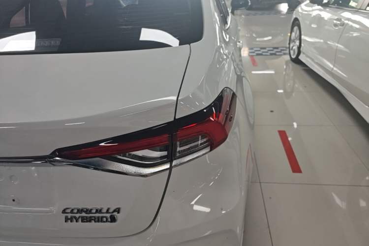 Used Toyota Corolla 2023 1.8L Smart Electric Hybrid Dual-Motor Elite Edition Right Rear Taillight