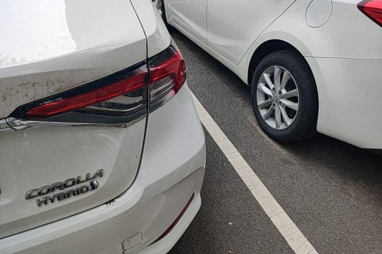 Used Toyota Corolla 2023 1.8L Smart Electric Hybrid Dual-Motor Elite Edition Right Rear Taillight