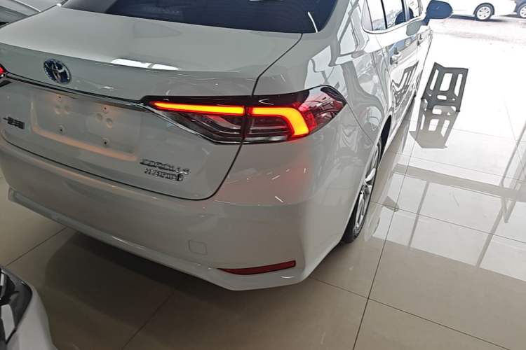 Used Toyota Corolla 2023 1.8L Smart Electric Hybrid Dual-Motor Elite Edition Right Rear Taillight