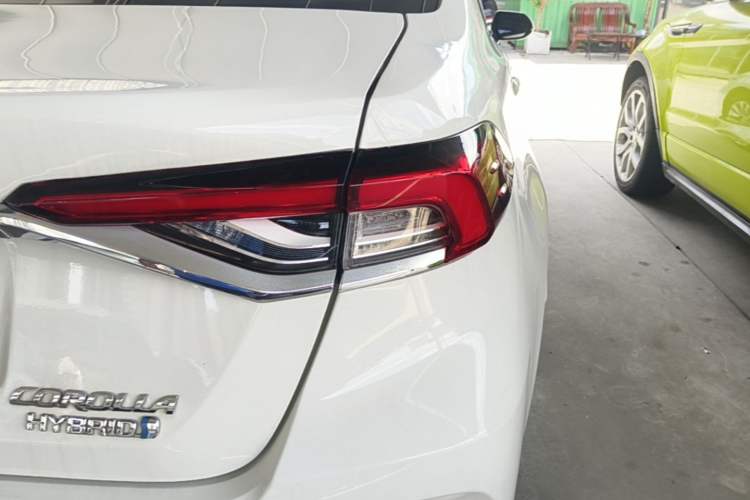 Used Toyota Corolla 2023 1.8L Smart Electric Hybrid Dual-Motor Elite Edition Right Rear Taillight