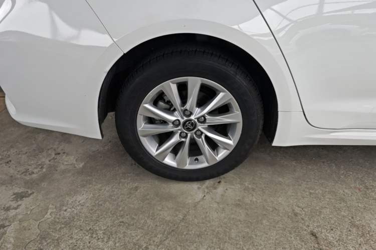 Used Toyota Corolla 2023 1.8L Smart Electric Hybrid Dual-Motor Elite Edition Right Rear Wheel Hub