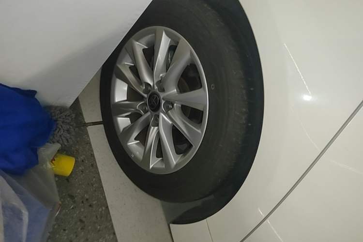 Used Toyota Corolla 2023 1.8L Smart Electric Hybrid Dual-Motor Elite Edition Right Rear Wheel Hub