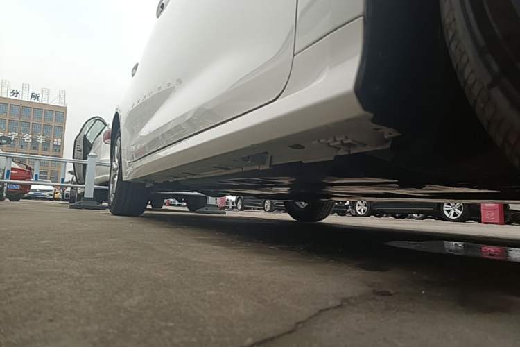 Used Toyota Corolla 2023 1.8L Smart Electric Hybrid Dual-Motor Elite Edition Right Side Sill