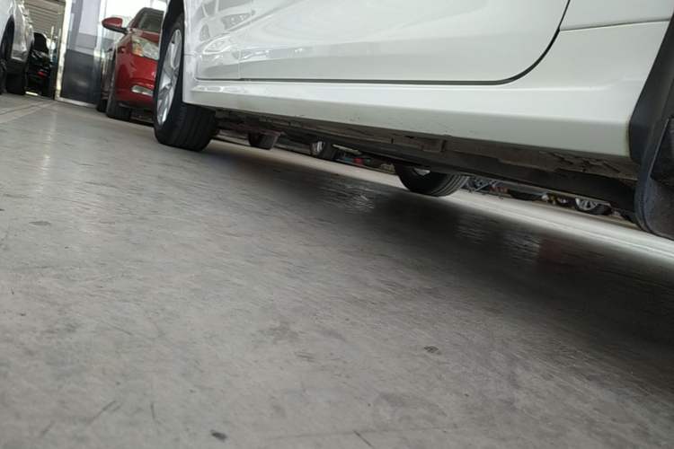 Used Toyota Corolla 2023 1.8L Smart Electric Hybrid Dual-Motor Elite Edition Right Side Sill