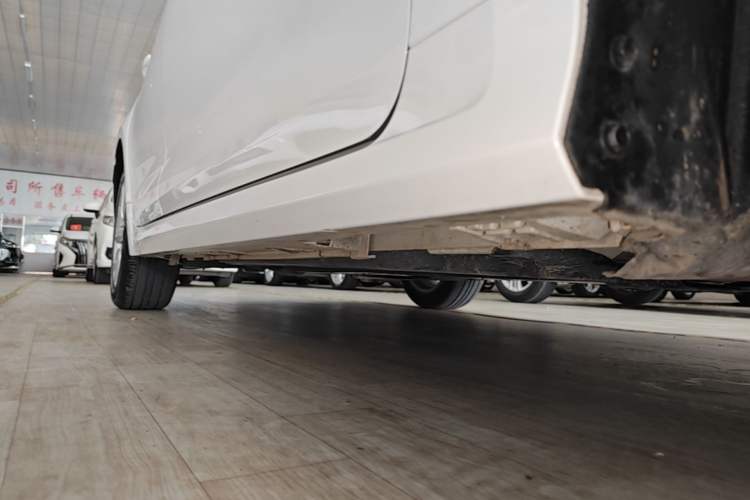 Used Toyota Corolla 2023 1.8L Smart Electric Hybrid Dual-Motor Elite Edition Right Side Sill