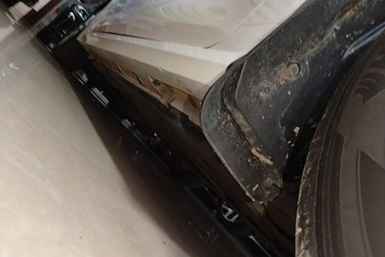 Used Toyota Corolla 2023 1.8L Smart Electric Hybrid Dual-Motor Elite Edition Right Side Sill