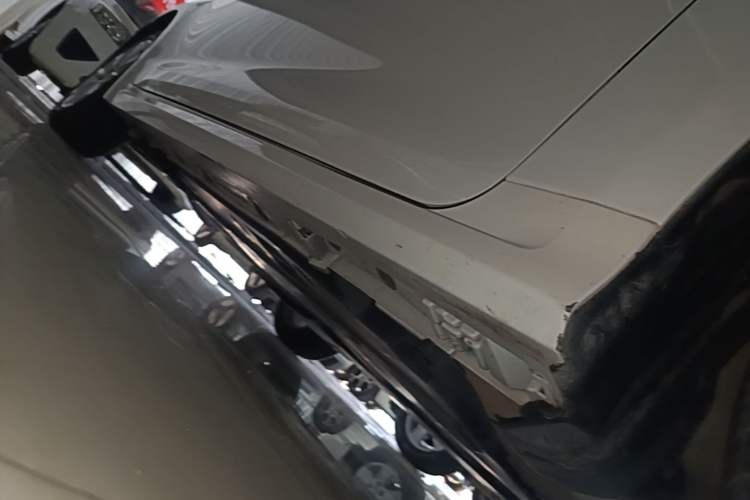 Used Toyota Corolla 2023 1.8L Smart Electric Hybrid Dual-Motor Elite Edition Right Side Sill