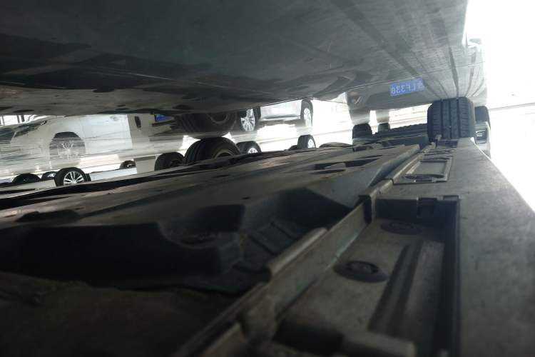 Used Toyota Corolla 2023 1.8L Smart Electric Hybrid Dual-Motor Pioneer Edition Right Side Sill