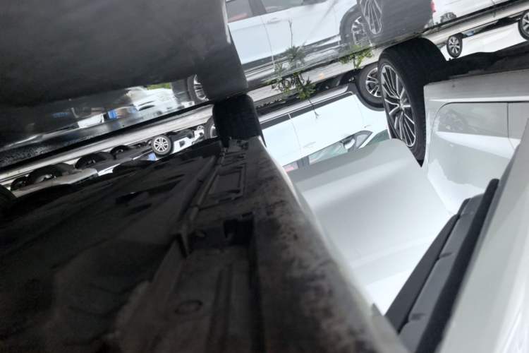 Used Toyota Corolla 2023 1.8L Smart Electric Hybrid Dual-Motor Elite Edition Right Side Sill