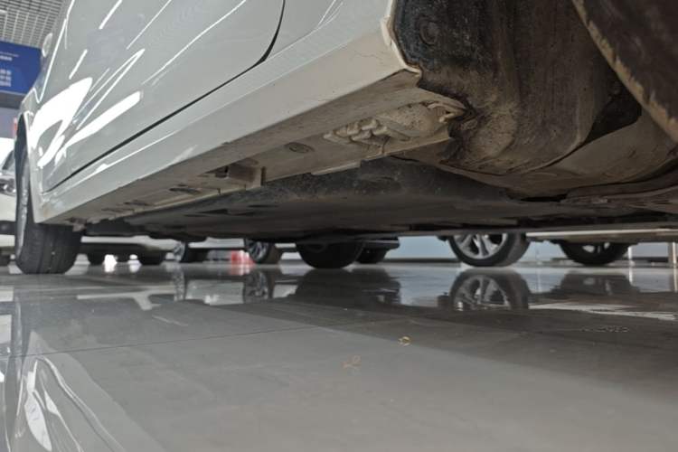 Used Toyota Corolla 2023 1.8L Smart Electric Hybrid Dual-Motor Pioneer Edition Right Side Sill