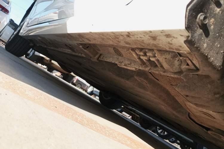 Used Toyota Corolla 2023 1.8L Smart Electric Hybrid Dual-Motor Pioneer Edition Right Side Sill