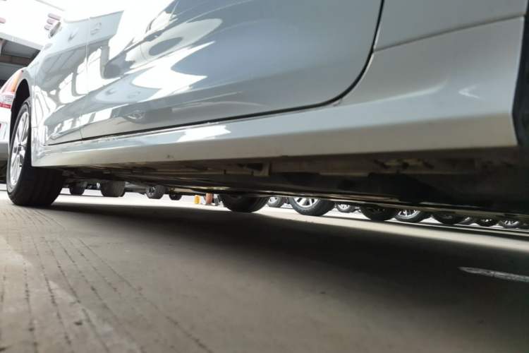 Used Toyota Corolla 2023 1.8L Smart Electric Hybrid Dual-Motor Pioneer Edition Right Side Sill
