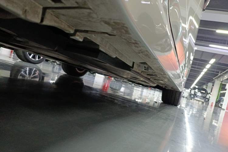 Used Toyota Corolla 2023 1.8L Smart Electric Hybrid Dual-Motor Elite Edition Right Side Sill