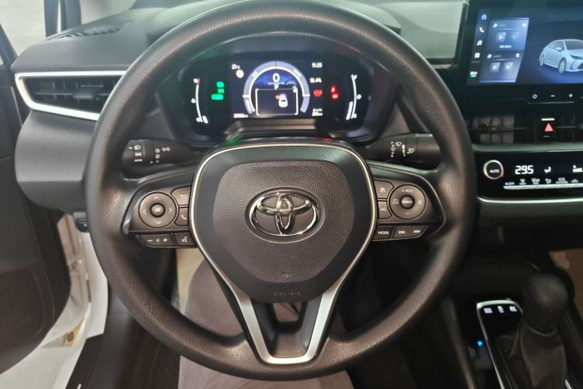 Used Toyota Corolla 2023 1.8L Smart Electric Hybrid Dual-Motor Pioneer Edition Steering Wheel
