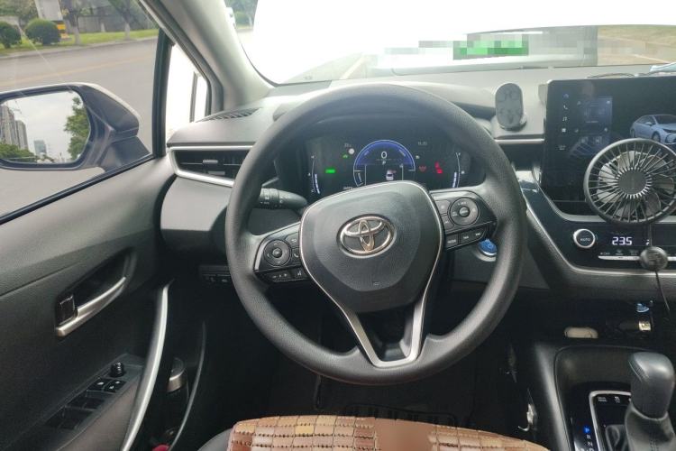 Used Toyota Corolla 2023 1.8L Smart Electric Hybrid Dual-Motor Pioneer Edition Steering Wheel