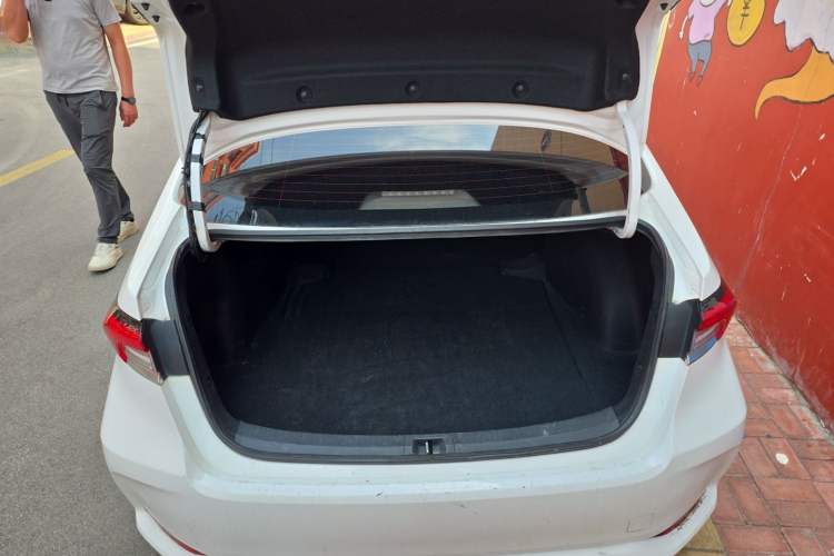 Used Toyota Corolla 2023 1.8L Smart Electric Hybrid Dual-Motor Pioneer Edition Trunk