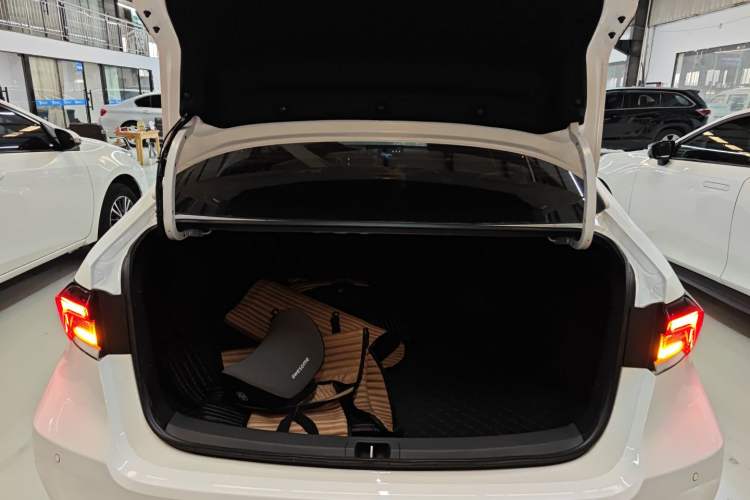 Used Toyota Corolla 2023 1.8L Smart Electric Hybrid Dual-Motor Pioneer Edition Trunk