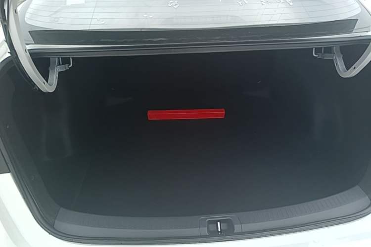 Used Toyota Corolla 2023 1.8L Smart Electric Hybrid Dual-Motor Elite Edition Trunk