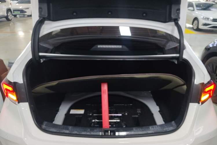 Used Toyota Corolla 2023 1.8L Smart Electric Hybrid Dual-Motor Elite Edition Trunk