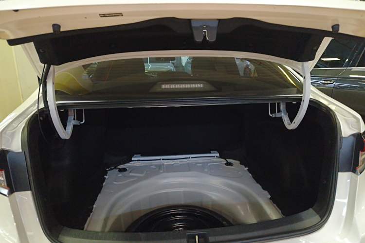 Used Toyota Corolla 2023 1.8L Smart Electric Hybrid Dual-Motor Elite Edition Trunk