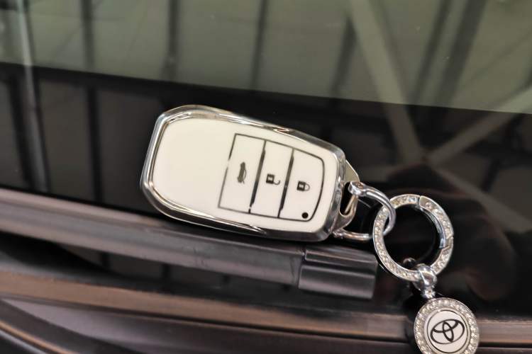 Used Toyota Corolla 2023 1.8L Smart Electric Hybrid Dual-Motor Pioneer Edition Vehicle Key