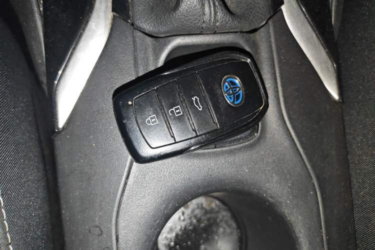 Used Toyota Corolla 2023 1.8L Smart Electric Hybrid Dual-Motor Pioneer Edition Vehicle Key