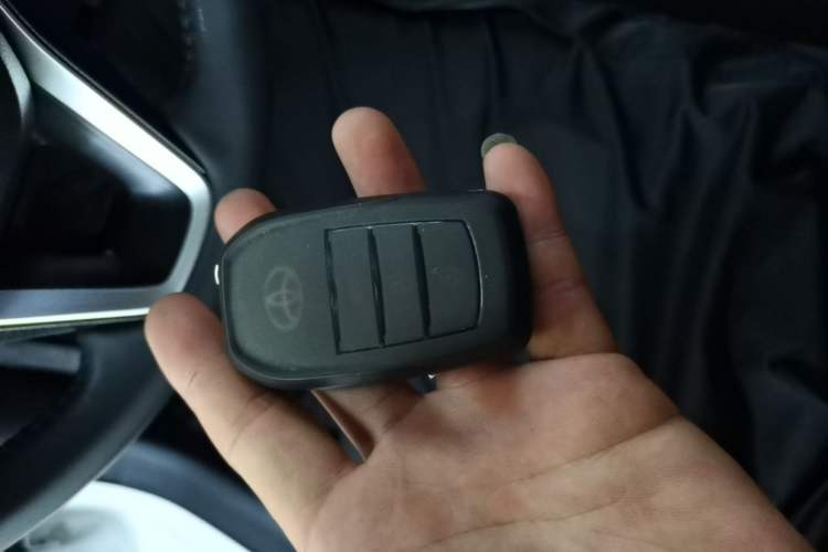 Used Toyota Corolla 2023 1.8L Smart Electric Hybrid Dual-Motor Elite Edition Vehicle Key