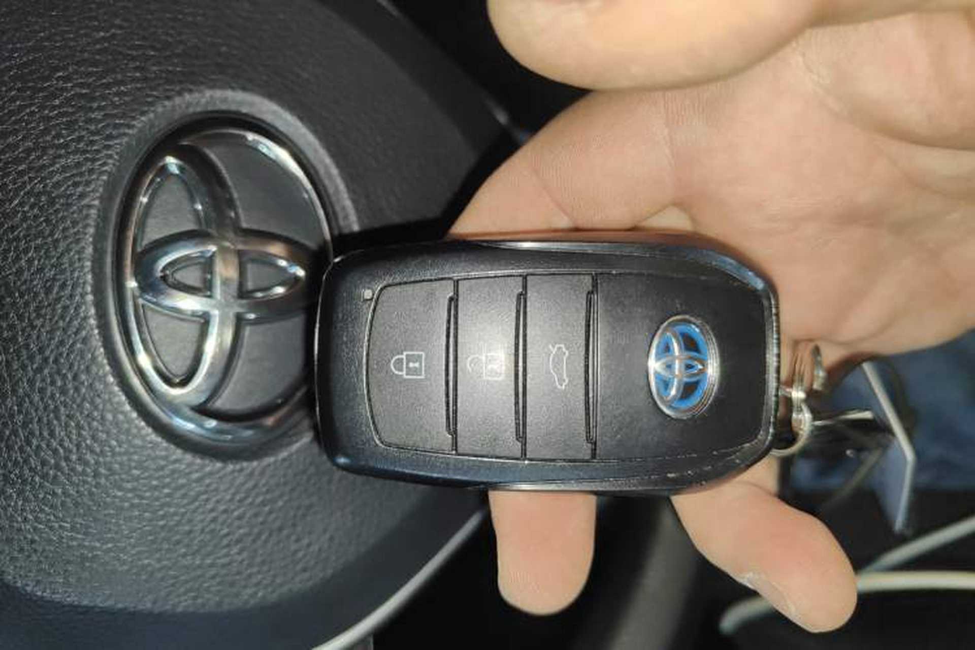 Used Toyota Corolla 2023 1.8L Smart Electric Hybrid Dual-Motor Pioneer Edition Vehicle Key