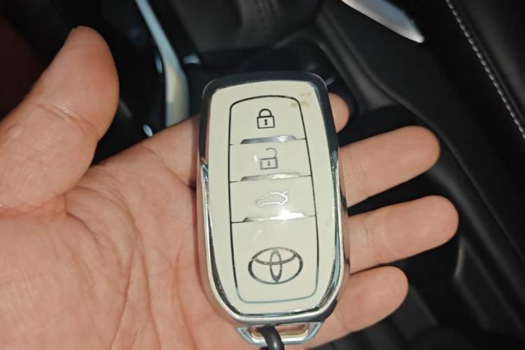 Used Toyota Corolla 2023 1.8L Smart Electric Hybrid Dual-Motor Elite Edition Vehicle Key