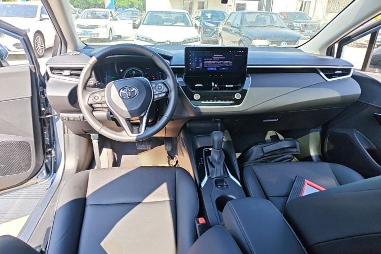 Used Toyota Corolla 2024 1.8L Smart Electric Hybrid Dual-Engine Elite Edition Center Console