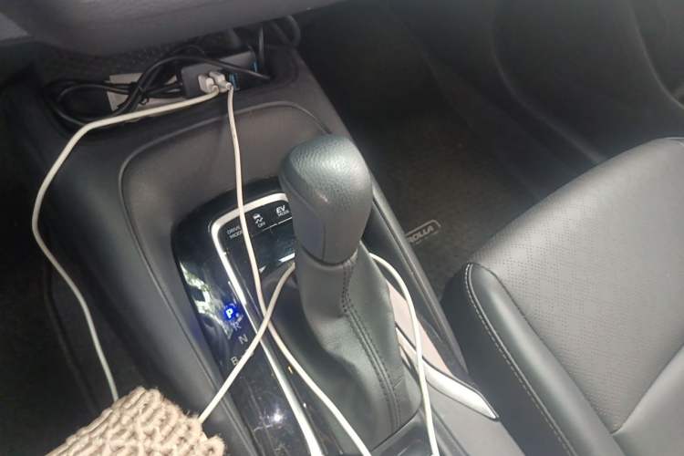 Used Toyota Corolla 2024 1.8L Smart Electric Hybrid Dual-Engine Elite Edition Gear Lever