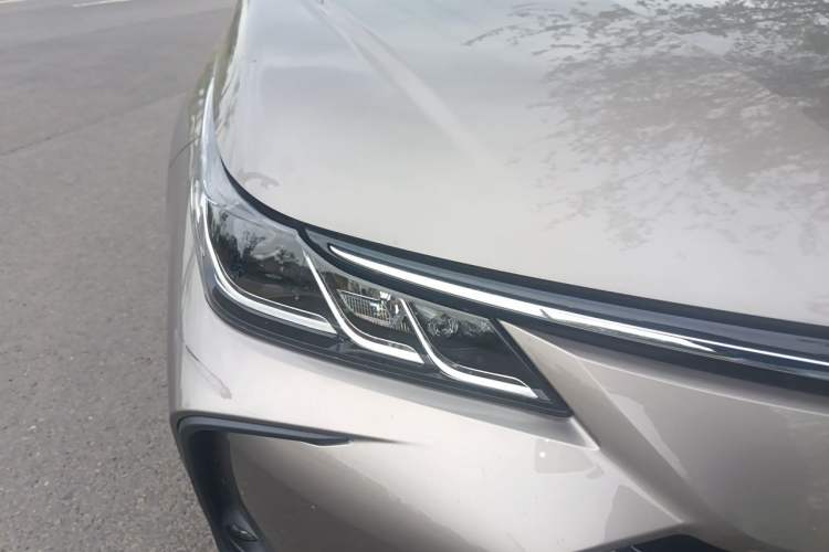Used Toyota Corolla 2024 1.8L Smart Electric Hybrid Dual-Engine Elite Edition Right Front Headlight