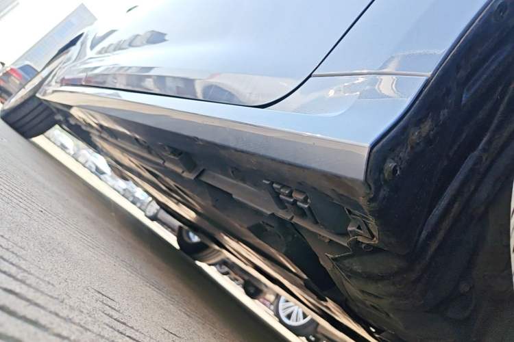 Used Toyota Corolla 2024 1.8L Smart Electric Hybrid Dual-Engine Elite Edition Right Side Sill