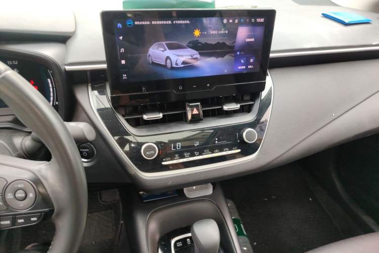 Used Toyota Corolla 2024 1.8L Smart Electric Hybrid Dual-Engine Elite Edition Audio And AC Panel