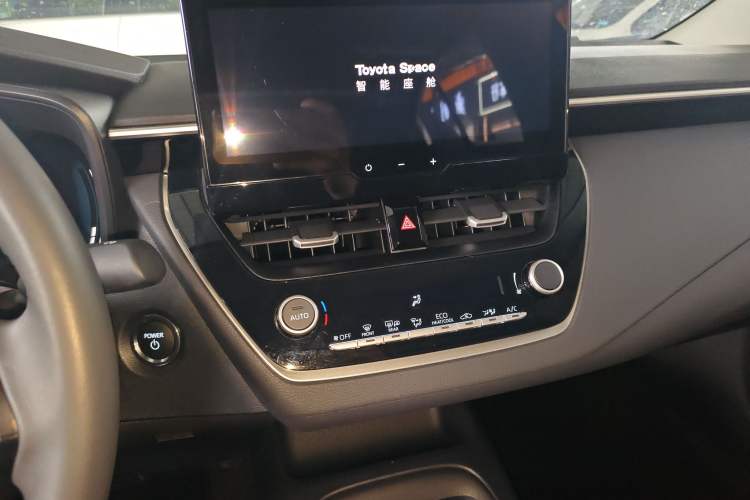 Used Toyota Corolla 2024 1.8L Smart Electric Hybrid Dual-Engine Elite Edition Audio And AC Panel