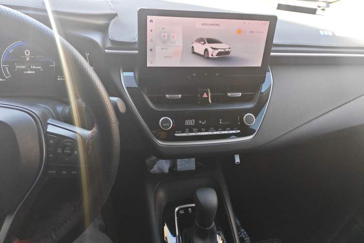 Used Toyota Corolla 2024 1.8L Smart Electric Hybrid Dual-Engine Elite Edition Audio And AC Panel