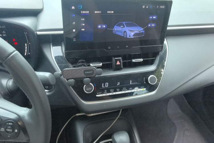 Used Toyota Corolla 2024 1.8L Smart Electric Hybrid Dual-Engine Elite Edition Audio And AC Panel