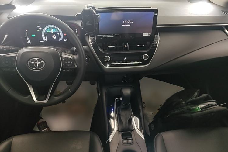 Used Toyota Corolla 2024 1.8L Smart Electric Hybrid Dual-Engine Elite Edition Center Console