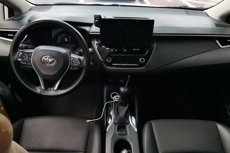 Used Toyota Corolla 2024 1.8L Smart Electric Hybrid Dual-Engine Elite Edition Center Console