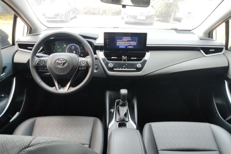 Used Toyota Corolla 2024 1.8L Smart Electric Hybrid Dual-Engine Elite Edition Center Console