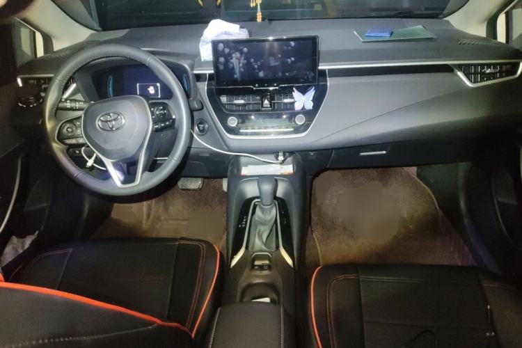 Used Toyota Corolla 2024 1.8L Smart Electric Hybrid Dual-Engine Elite Edition Center Console