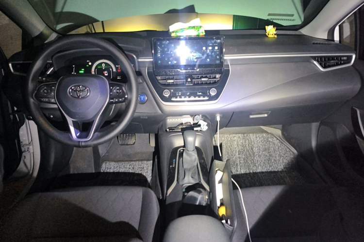 Used Toyota Corolla 2024 1.8L Smart Electric Hybrid Dual-Engine Pioneer Edition Center Console