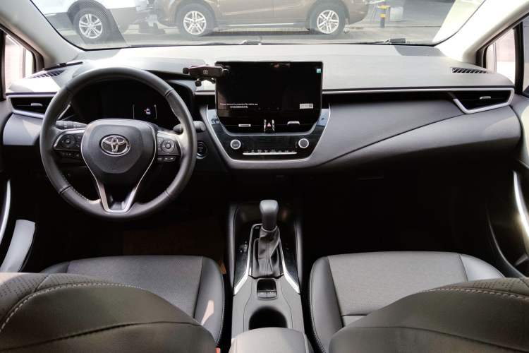 Used Toyota Corolla 2024 1.8L Smart Electric Hybrid Dual-Engine Elite Edition Center Console